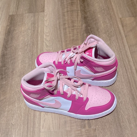 Jordan 1 fierce pink high tops 6Y - Picture 5 of 5